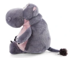 Nici 47964 Nilpferd DJ Nilbert 25cm Sitzend Plüsch Wild Friends GREEN -Nici Store 47960 02 ZA Frei 2048x1693 1