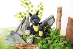 Nici 47996 Kissen Drache Dragor Schwarz-gelb Rechteckig 43x25cm Plüsch Dragonia -Nici Store 47994 06 47993 Milieu 2048x1365 3