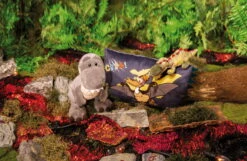 Nici 48814 Dinosaurier Fossily 35cm Liegend Plüsch Kuscheltier Dino GREEN -Nici Store 48810 13 48819 Milieu 2048x1331 5